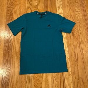 NWOT Men’s Adidas Short Sleeve Tee- Size Small